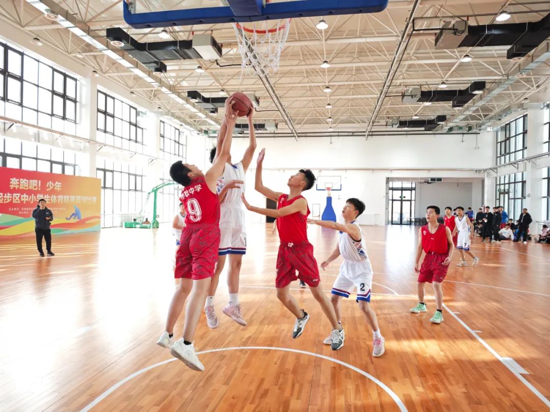 临川一中篮球队_临川区中小学篮球赛冠军_临川二中篮球操